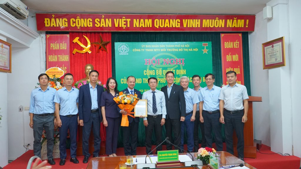 LỄ CÔNG BỐ VÀ TRAO QUYẾT ĐỊNH BỔ NHIỆM CHỨC DANH CHỦ TỊCH HĐTV CÔNG TY TNHH MTV MÔI TRƯỜNG ĐÔ THỊ HÀ NỘI (URENCO)